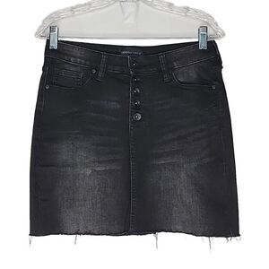 Kendall & Kylie Denim Mini Skirt Size 7 Raw Hem Medium Wash Black Jean